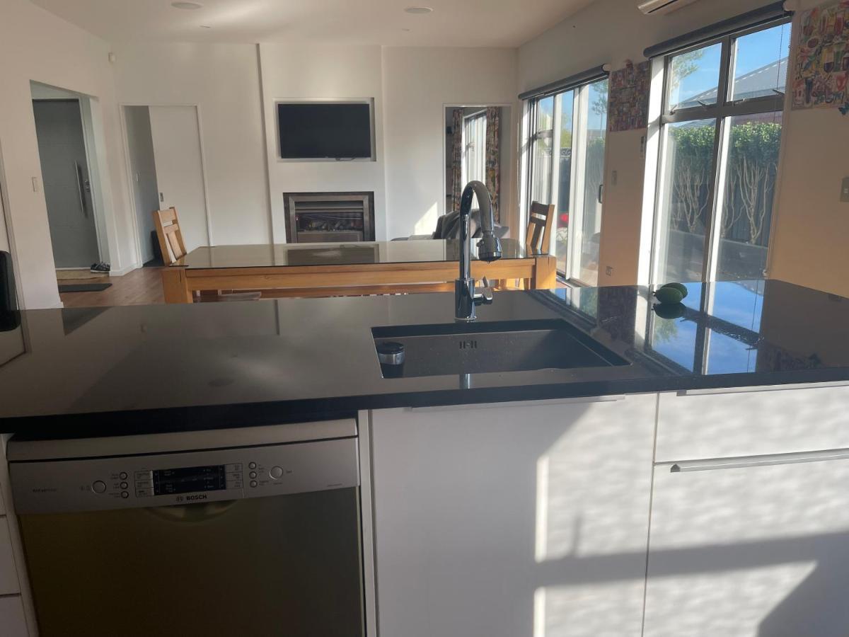 Stunning Park Side Holiday Home Christchurch Exteriör bild